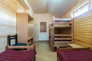Хостелы Snow House Гудаури Кровать в общем 4-местном номере для мужчин и женщин-1